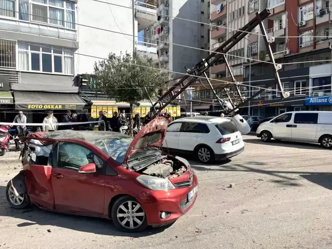 Seyhan’da Zincirleme Trafik Kazasında 2 Kişi Yaralandı