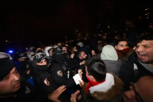 Protestolar sonrası şafak operasyonu! Çok sayıda kişi gözaltında