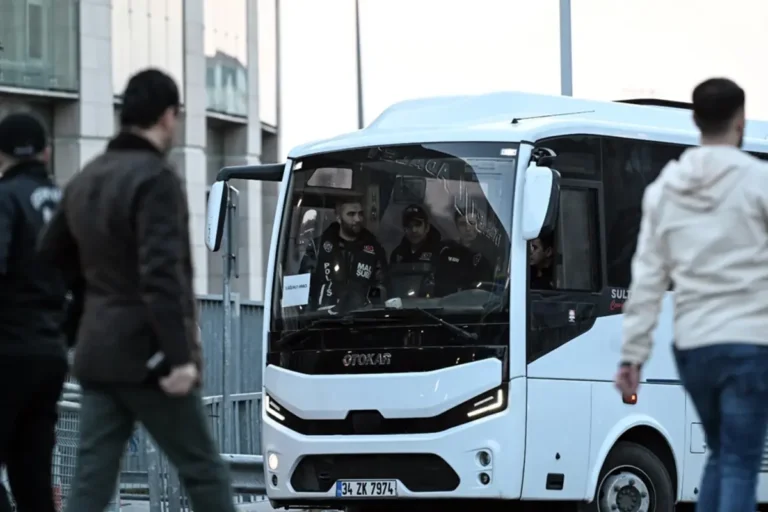 Hakkında yakalama kararı bulunan başkan yardımcısı teslim oldu