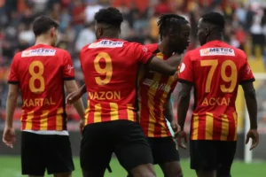 Süper Lig kaldığı yerden devam! Günün ilk maçında gol yağdı