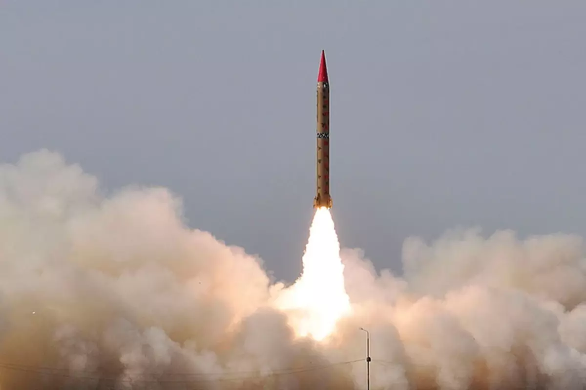 ABD gemisine saldıran Yemen’den İsrail’e füze