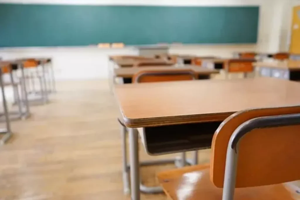 Öğrencilerini istismar ettiği iddia edilen öğretmene şok