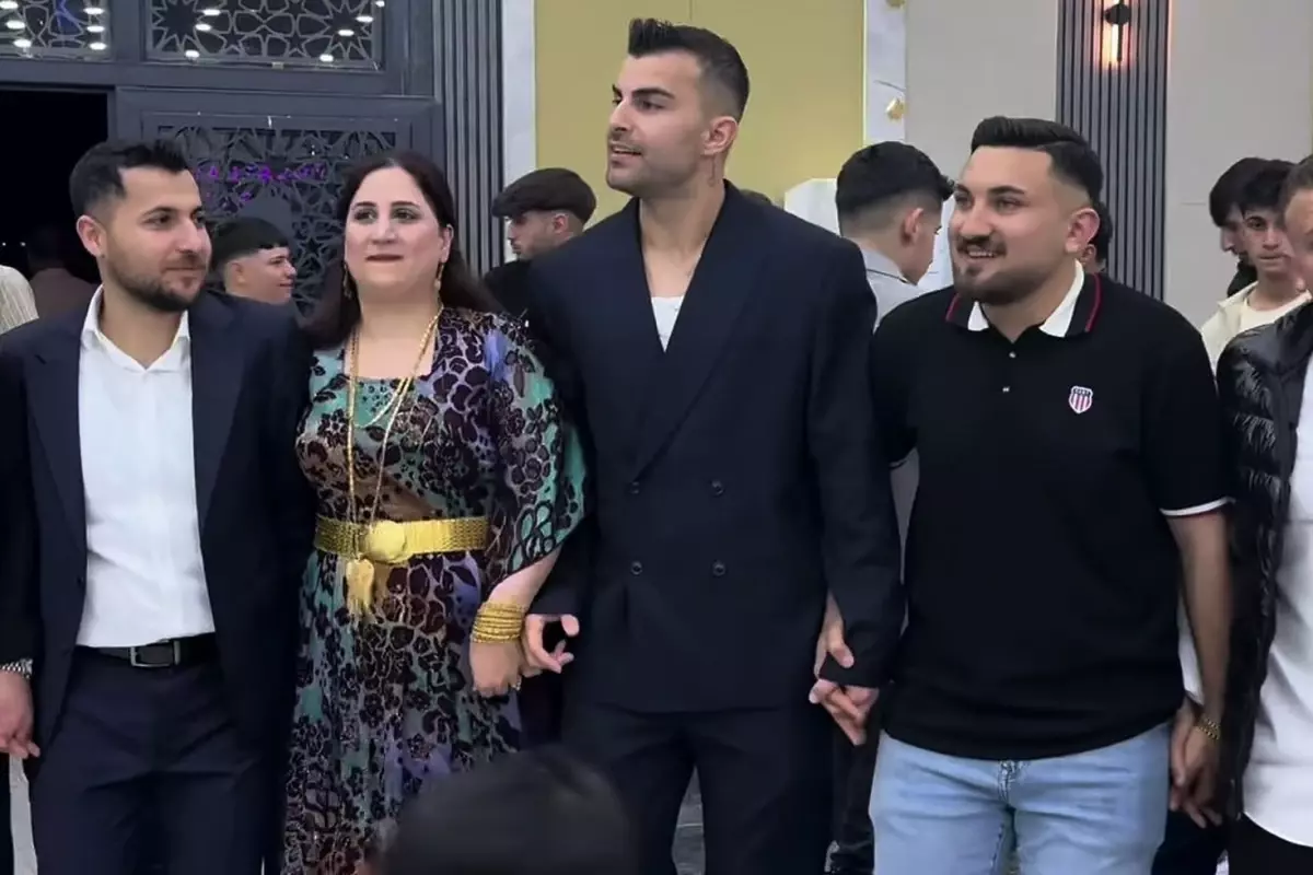 Katıldığı düğüne damga vurdu! Abdülkerim’den halay şov