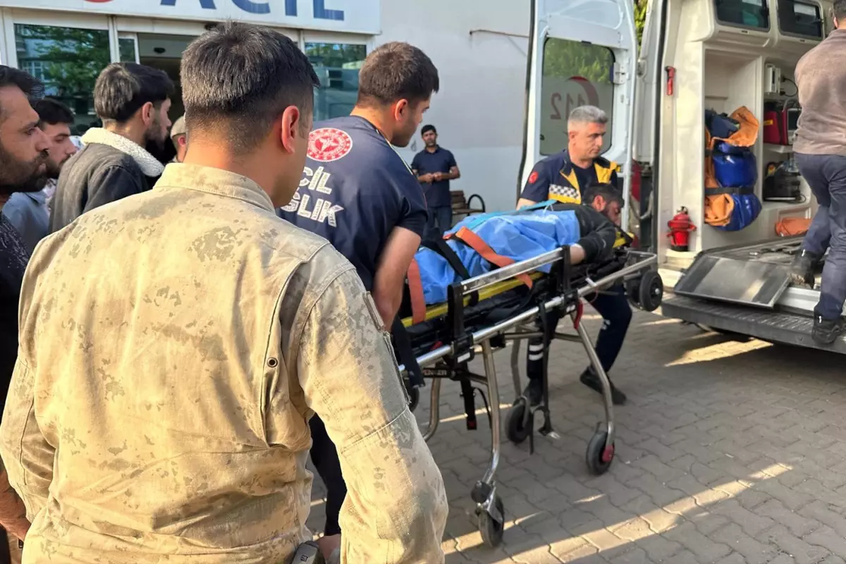 Komşuların tartışması silahlı kavgaya dönüştü: Çok sayıda yaralı var