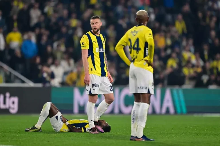 Fenerbahçe’ye şampiyonluk yarışında büyük şok