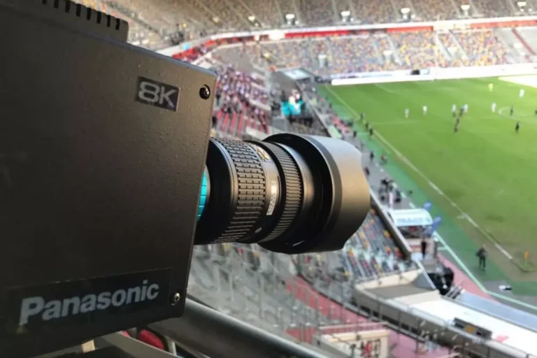 Milli futbolcumuzun oynayacağı dev maç şifresiz kanalda