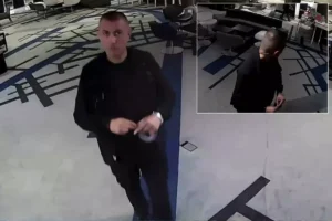 Kamerayı bantlayan koruma da alındı