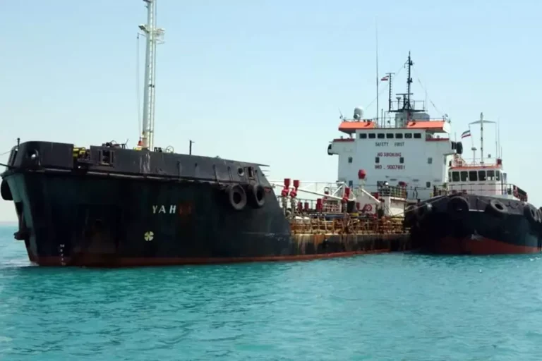 İran, Basra Körfezi’nde iki tankere el koydu