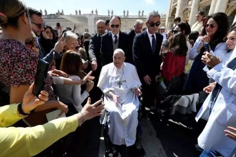 İsrail, Papa Francis için önce taziye mesajı paylaştı sonra sildi