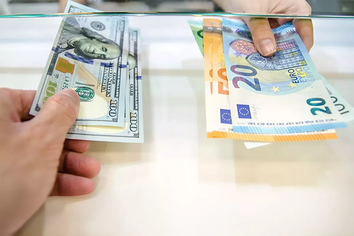 Döviz kurları kritik rakamın eşiğinde