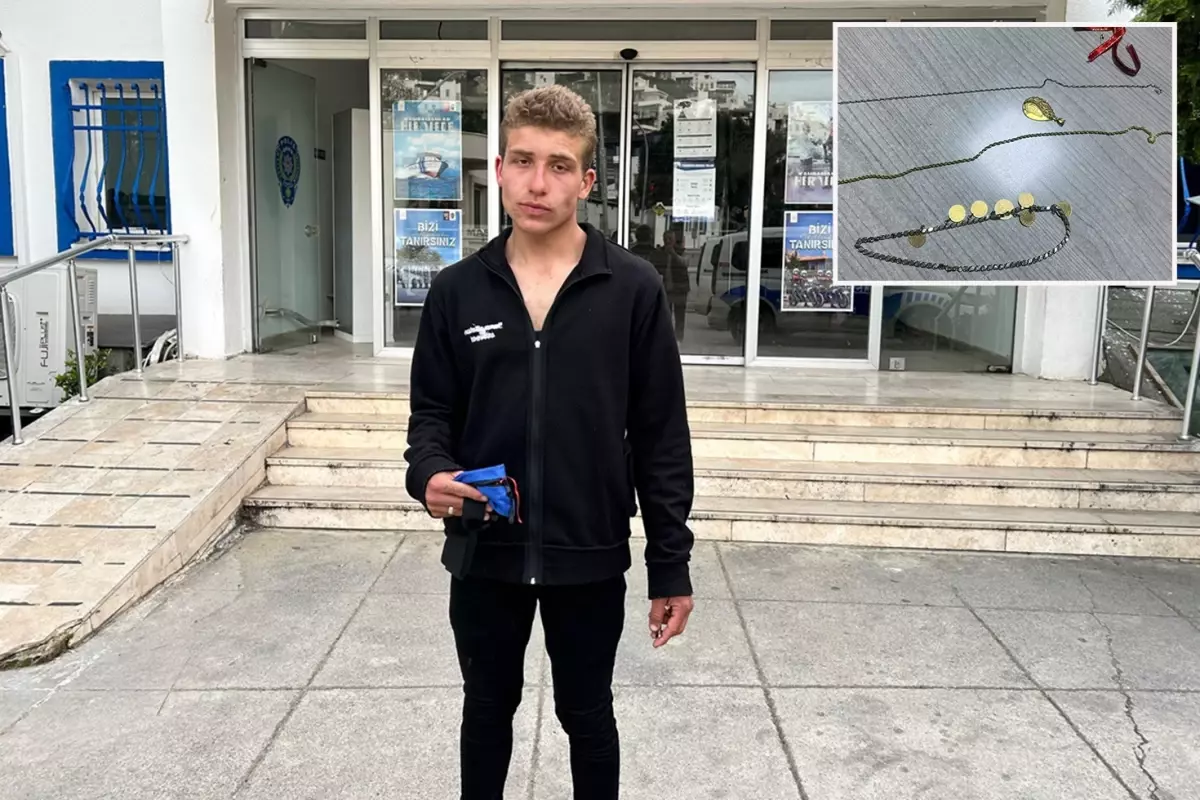Bulduğu altınları sahibine teslim etti, polis karşılıksız bırakmadı