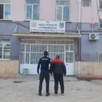 Hastanede sıra beklerken televizyonu çaldı