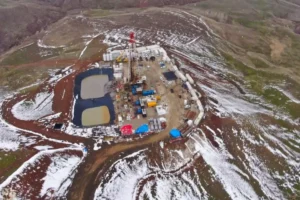 Rusların günlük 5 ton petrol çıkardığı bölgede sondaj başladı