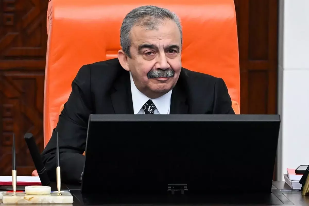 Önder 12 saatlik ameliyattan çıktı