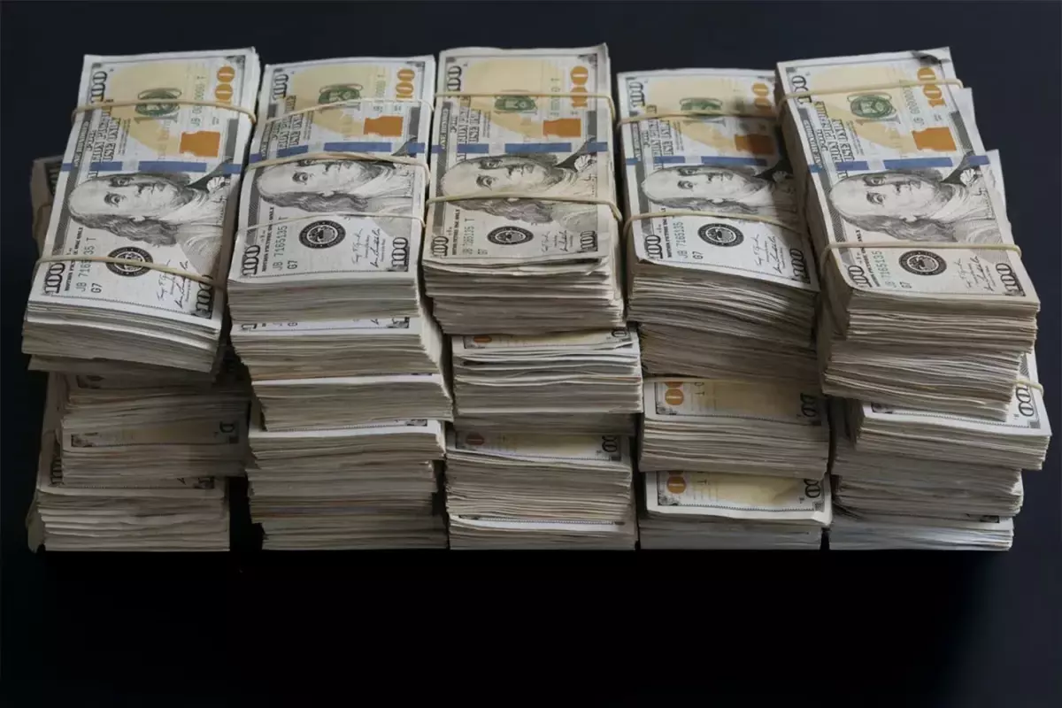Bir günde 135 milyar dolar kazandılar