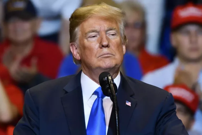 Trump’tan teknoloji ürünleri için yeni karar