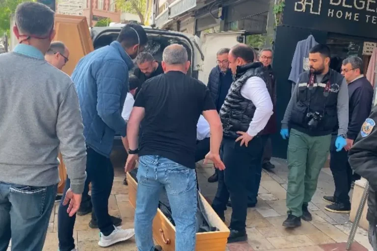 İş hanı tuvaletinde bulundu