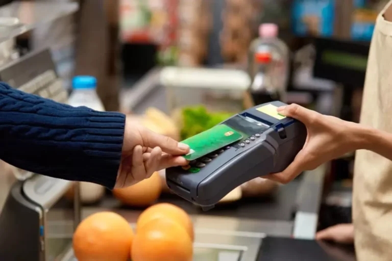 Marketlerde yemek kartlarına harcama limiti iddiasına peş peşe yanıt