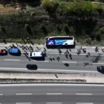 Yolcu otobüsü devrildi! Ölü ve yaralılar var